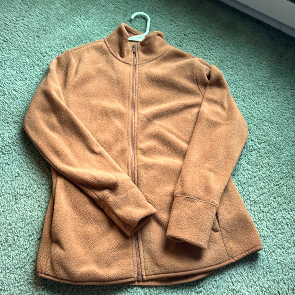 Warm jacket, thin material but comfortable fit